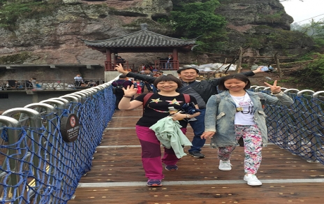 提高企业凝聚力，员工活动发展丰硕多彩