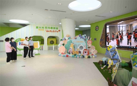 问候声声，爱心的脚步一向歇