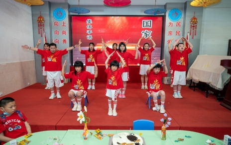 “水点点”---用心暖童心，用情伴成长！